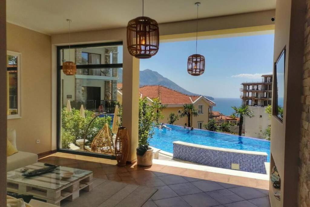 Apartment Modern Floor Sea View 3br With Pools, & Fitness Becici (Budva)