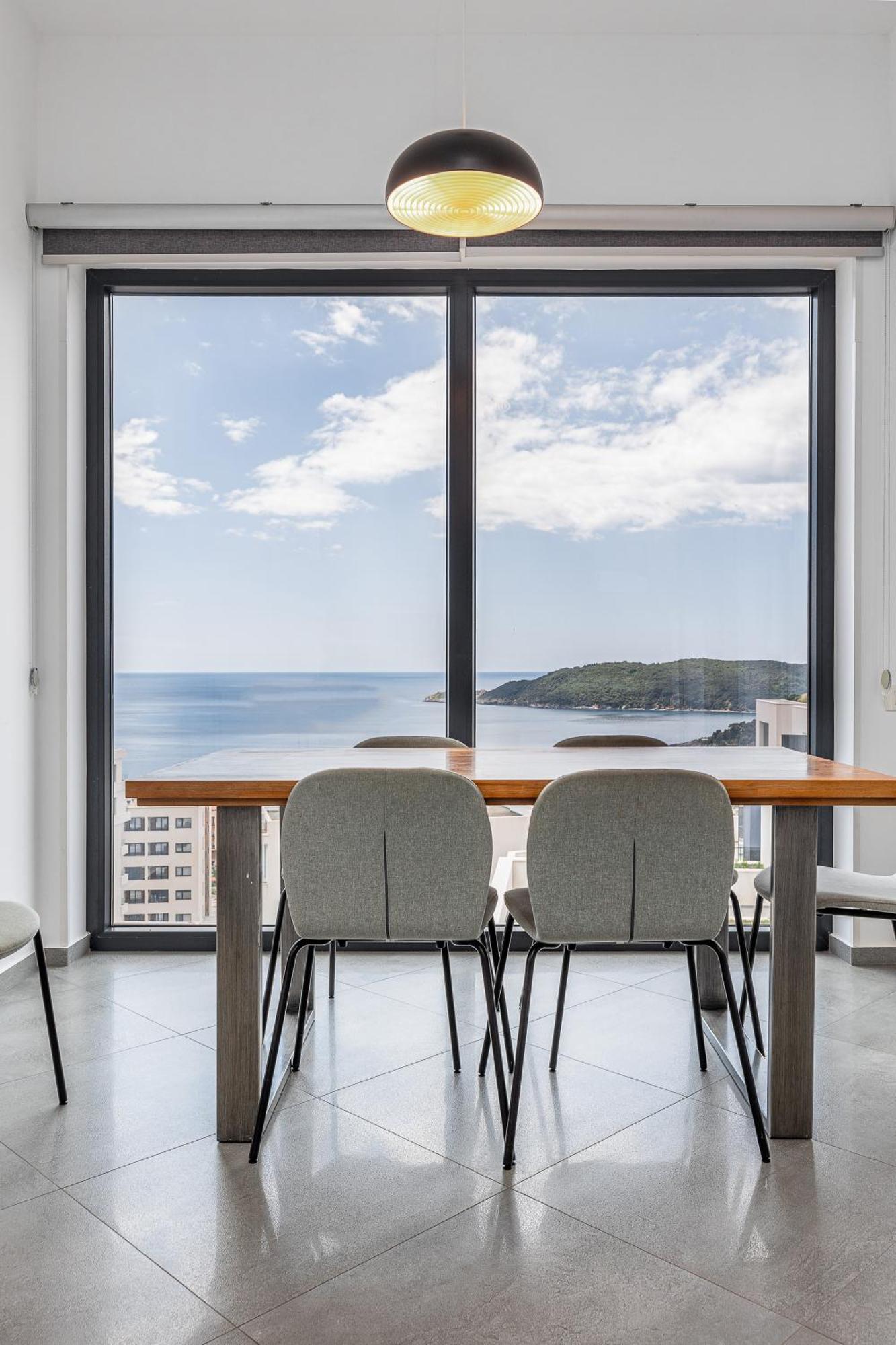 Apartment Modern Floor Sea View 3br With Pools, & Fitness Becici (Budva)