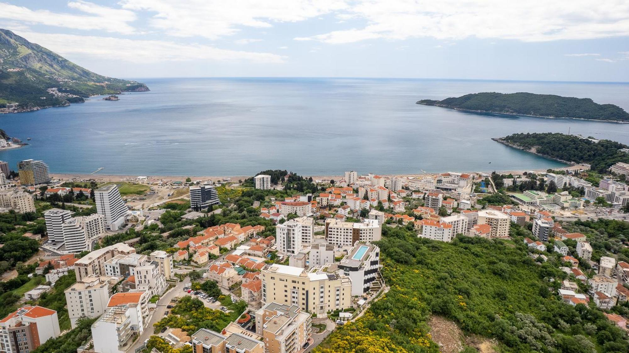 Apartment Modern Floor Sea View 3br With Pools, & Fitness