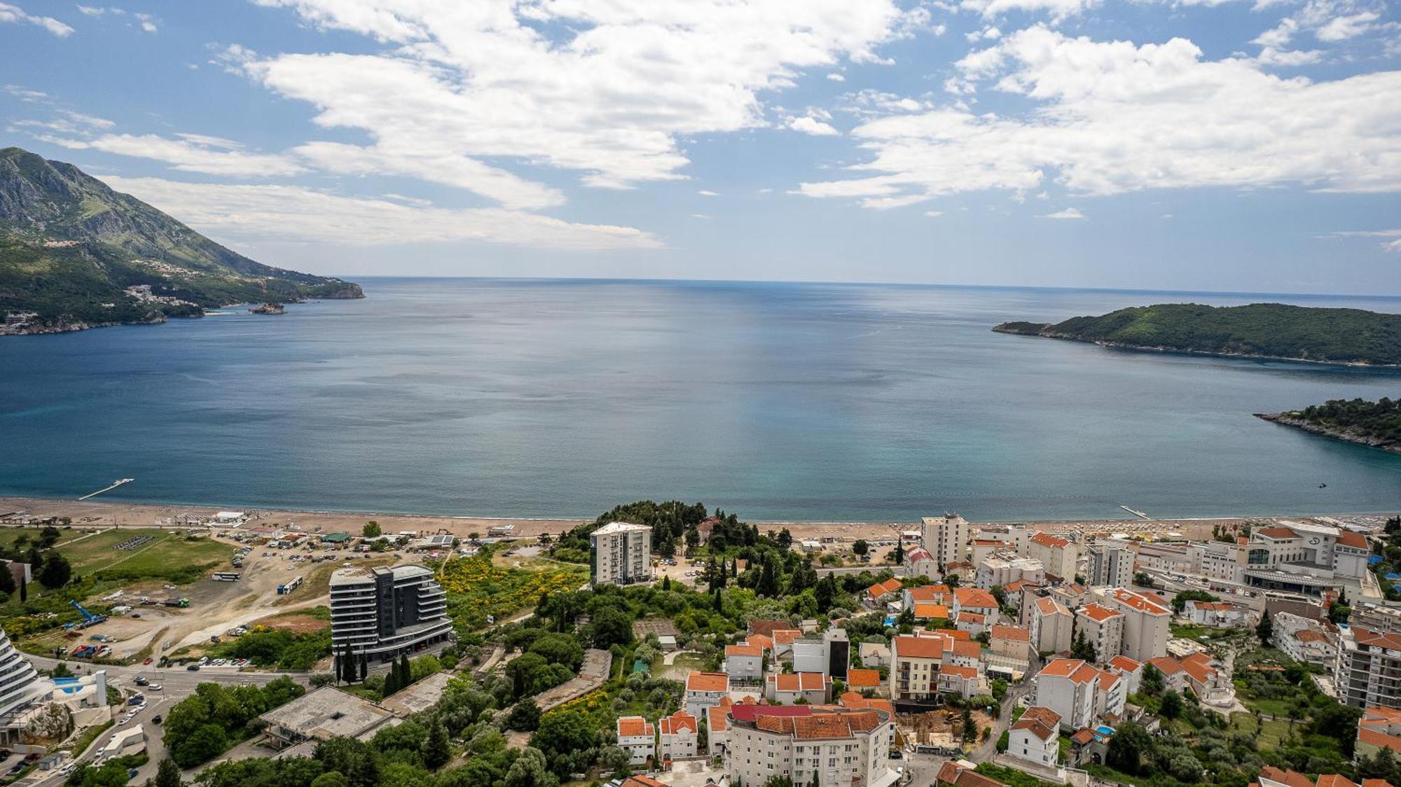 Modern Floor Sea View 3br With Pools, & Fitness Apartment Becici (Budva)