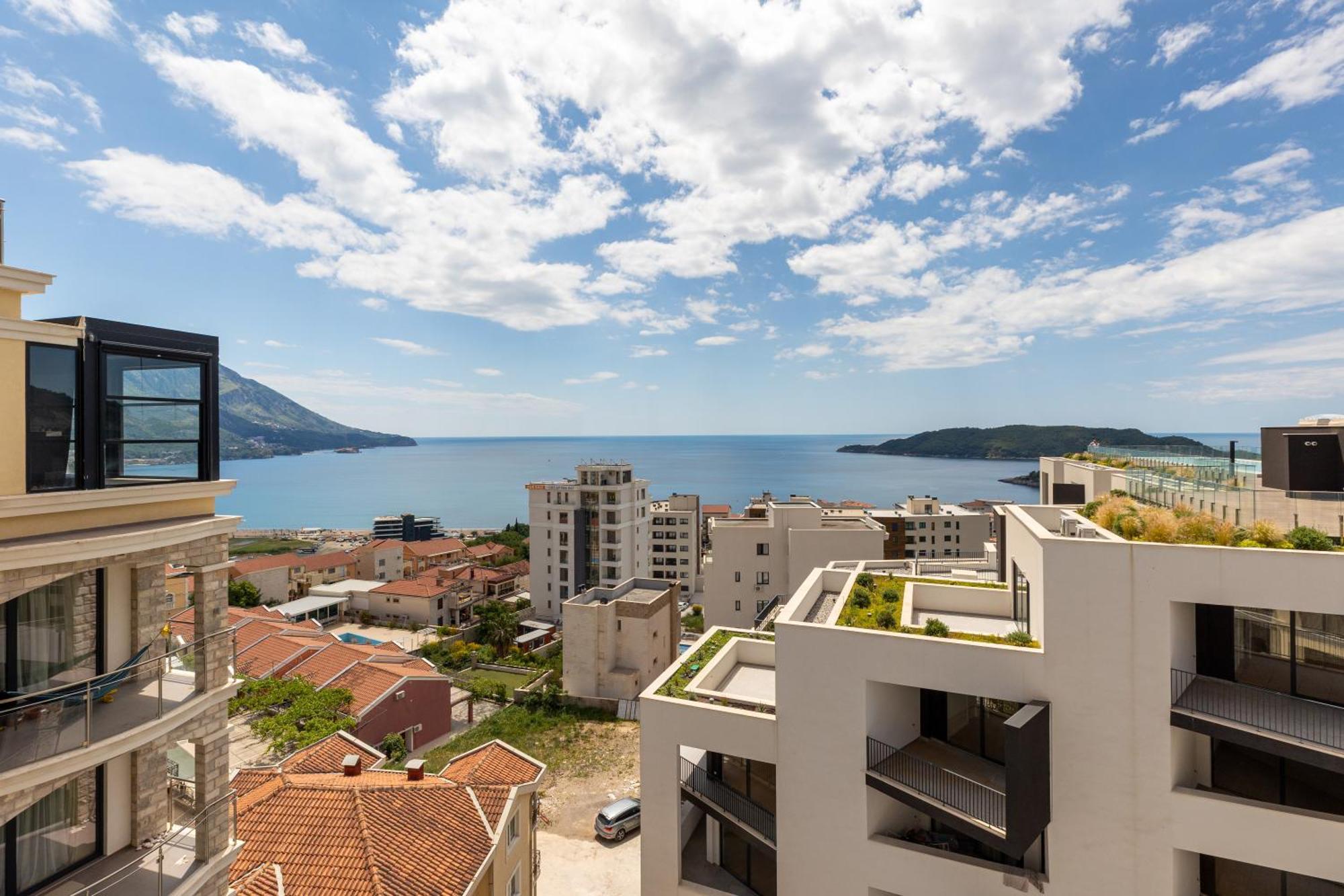 Modern Floor Sea View 3br With Pools, & Fitness Becici (Budva)
