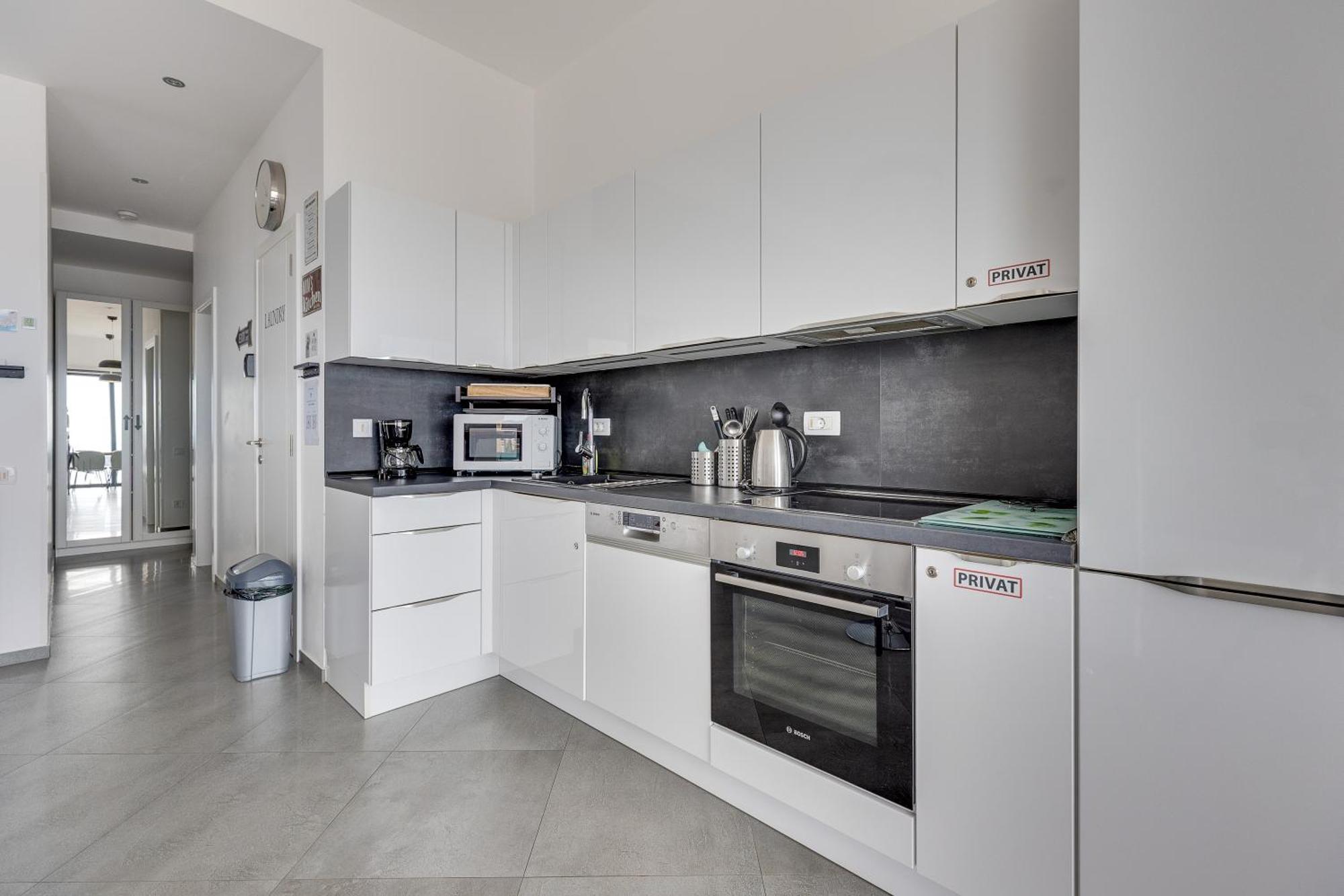 Modern Floor Sea View 3br With Pools, & Fitness Becici (Budva)