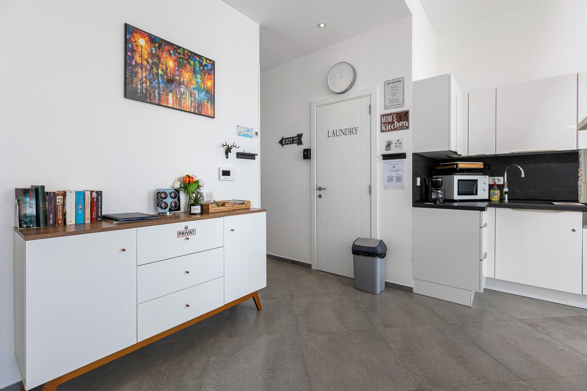 Modern Floor Sea View 3br With Pools, & Fitness Becici (Budva)